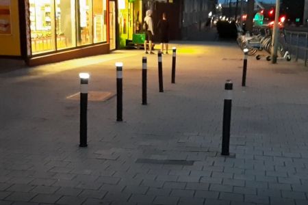 Policji zgłaszamy kradzież słupków