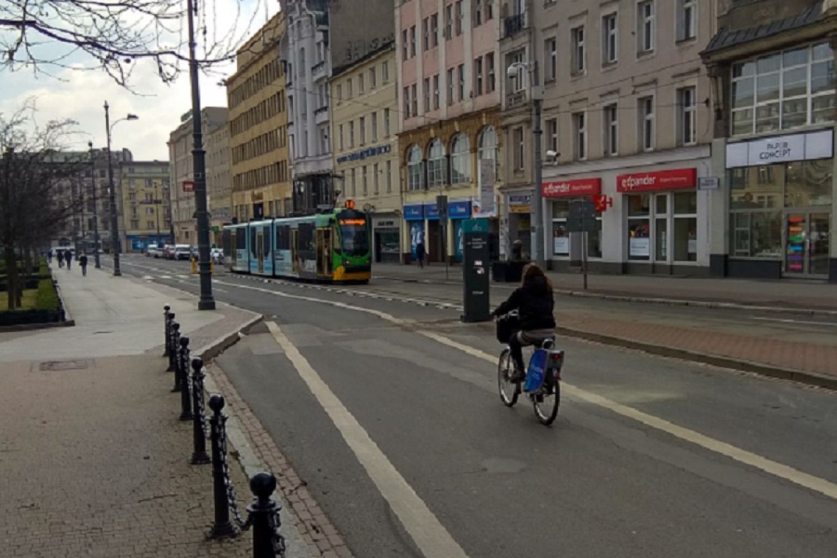 Rowerowy licznik na placu Wolności