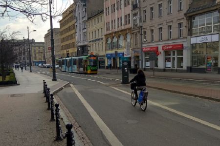 Rowerowy licznik na placu Wolności