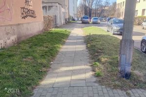 Chodnik na ulicy Konarskiego