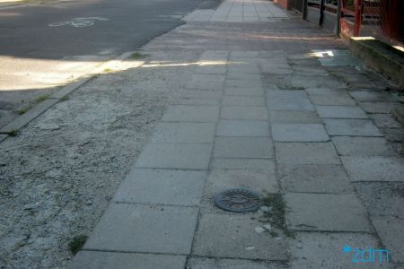 Remont chodnika na ulicy Wawerskiej