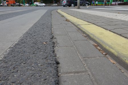 Obniżone krawężniki dla bezpieczeństwa i wygody
