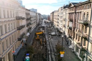 Czasowe utrudnienia dla pieszych i kierowców przy ul. Ratajczaka 20