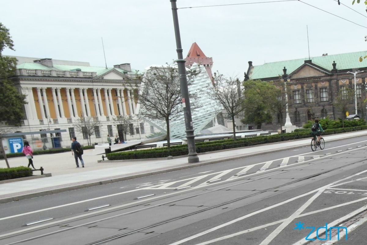 W sobotę uroczystości i ograniczenia ruchu w rejonie pl. Wolności