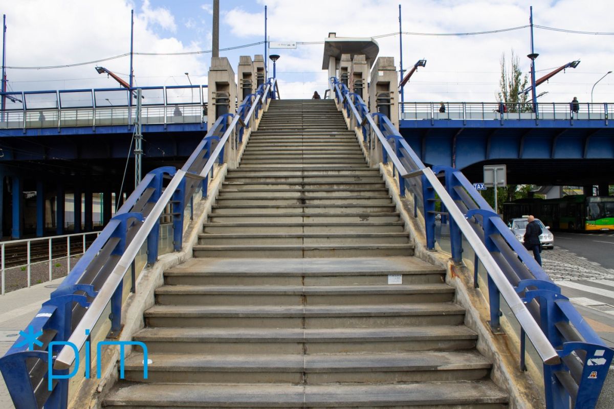 W piątek rozpoczyna się remont schodów na moście Dworcowym