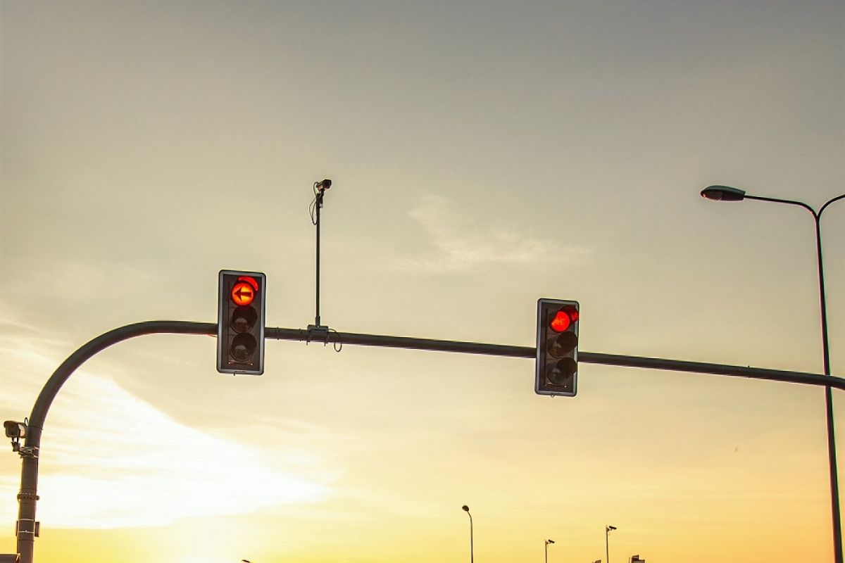 Uruchomienie sygnalizacji świetlnej na skrzyżowaniu ulic Warszawskiej i Sośnickiej