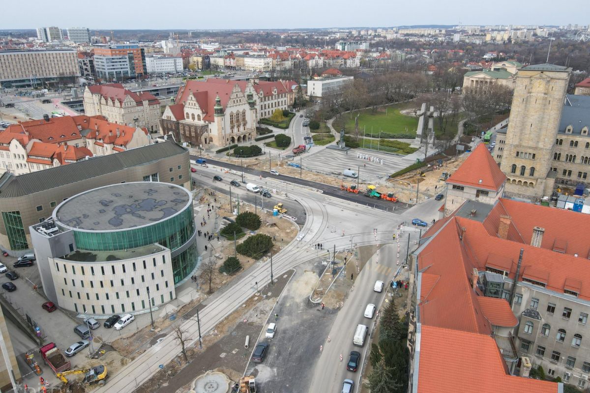 Widok z lotu pataka na centrum Poznania