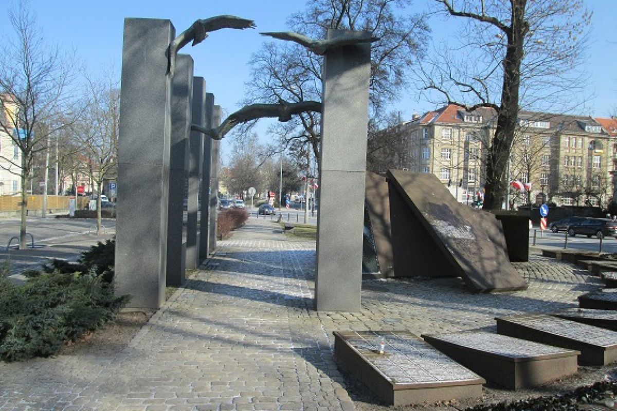 Zmiana organizacji ruchu w związku z uroczystościami przy Pomniku Polskiego Państwa Podziemnego