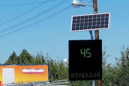 Tablice informujące o prędkości
