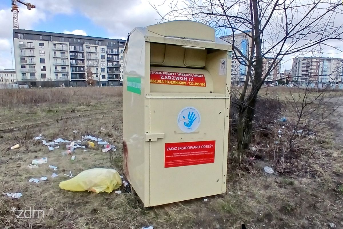 Pojemnik na odzież – ul. Sobczaka