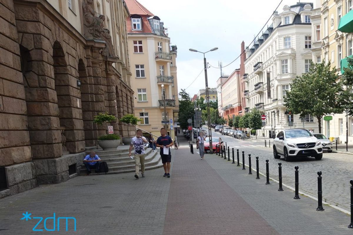 Ulica Młyńska - chodnik dla pieszych